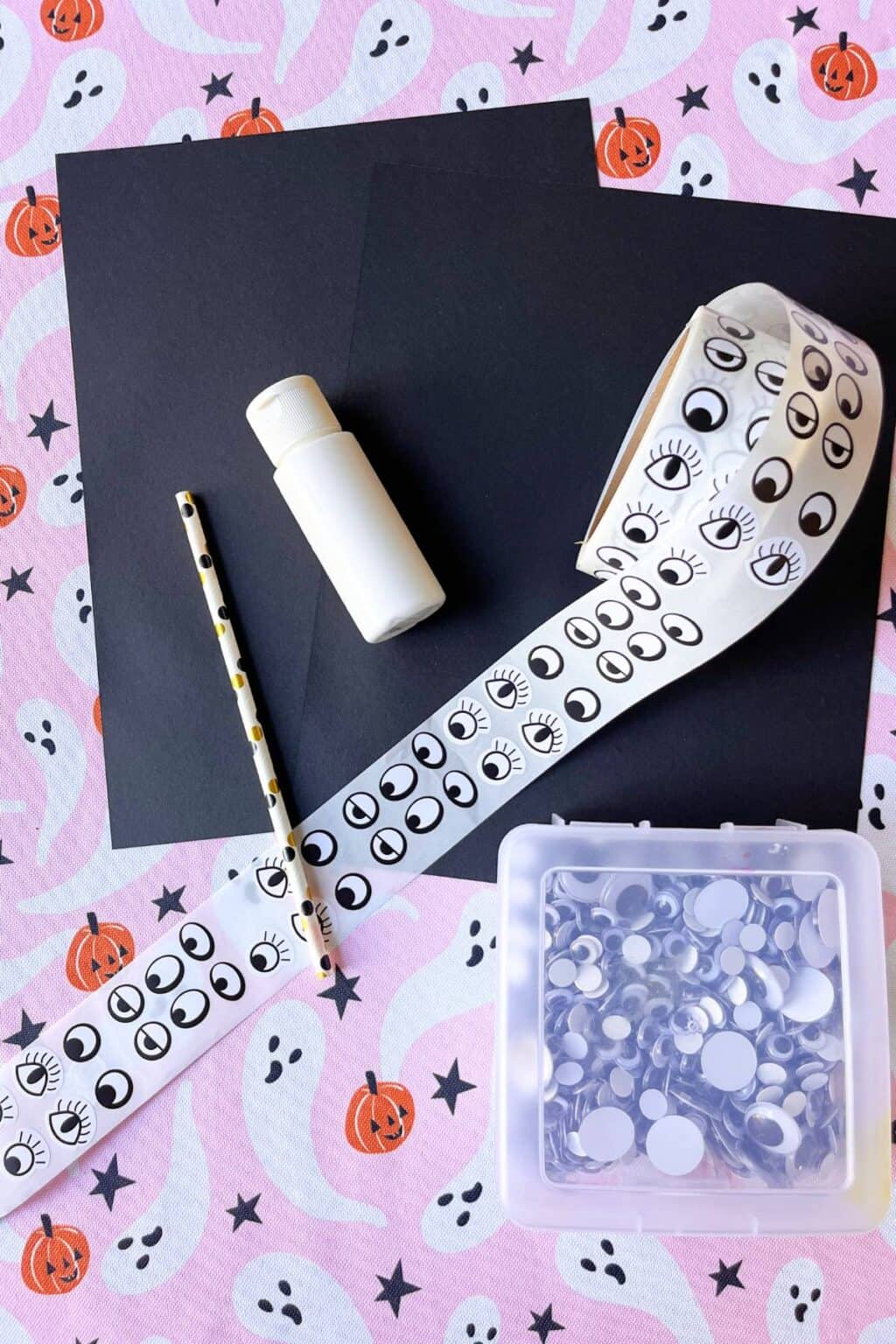 Blow Paint Ghosts - Easy Preschool Halloween Craft - Friends Art Lab